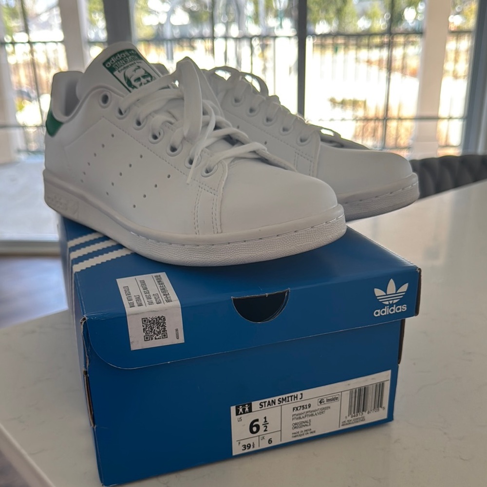 Adidas Stan Smith Size 6.5Y
